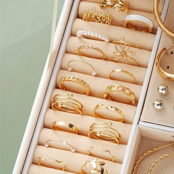 T&C A Set of 86 Fashionable And Elegant Jewelry Pieces for Women, Including Necklaces, Earrings, - Image 3