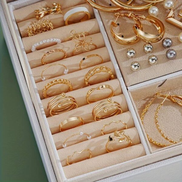 T&C A Set of 86 Fashionable And Elegant Jewelry Pieces for Women, Including Necklaces, Earrings, - Image 6