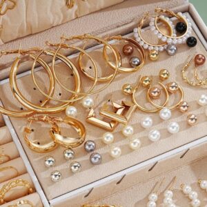 T&C A Set of 86 Fashionable And Elegant Jewelry Pieces for Women, Including Necklaces, Earrings,